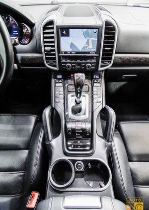 Porsche Cayenne cena 117777 przebieg: 111000, rok produkcji 2012 z Jedlicze małe 781
